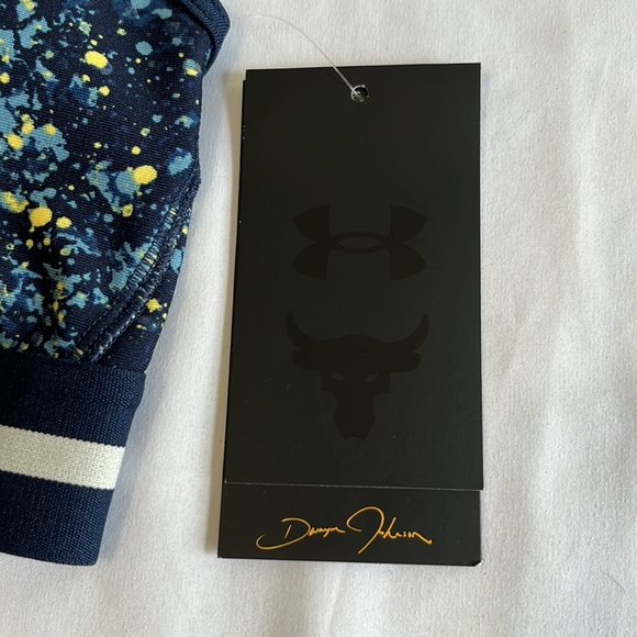 Under Armour Project Rock Printed CROSSBACK Sports Bra in Academy - Picture 10 of 14